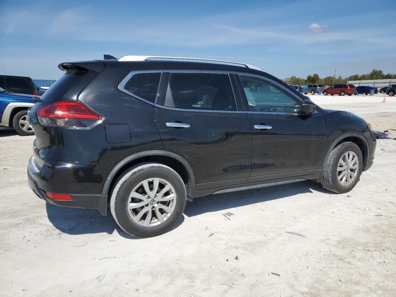 2017 NISSAN ROGUE S - Фото 3