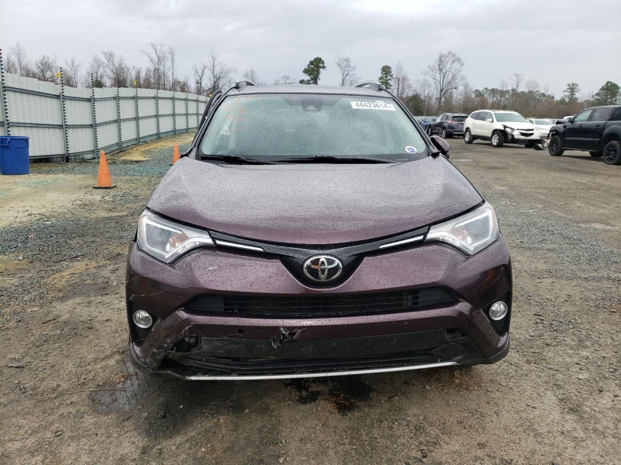 2017 TOYOTA RAV4 XLE - Фото 5