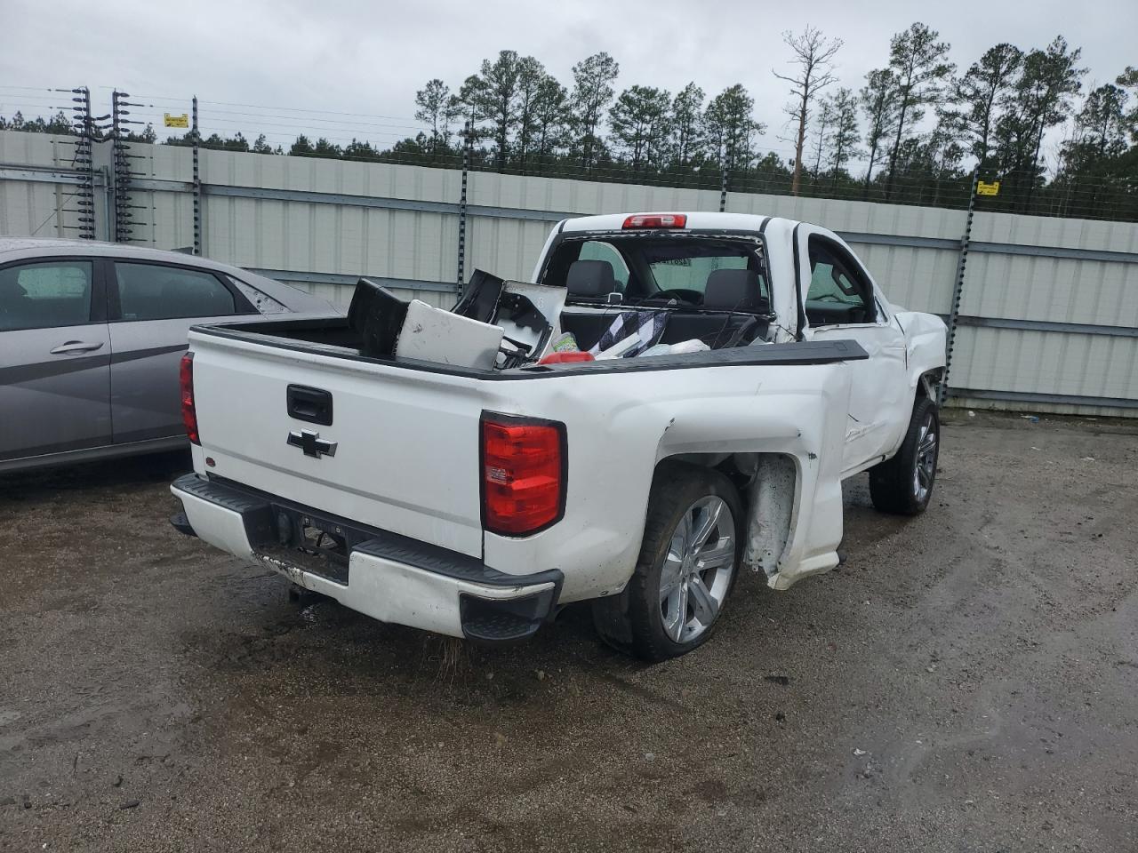 2017 CHEVROLET SILVERADO - Image 3