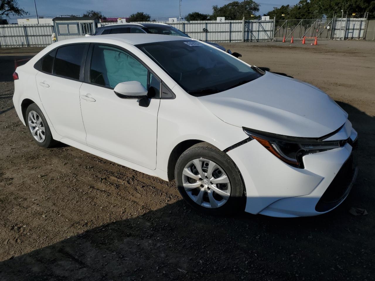 2021 TOYOTA COROLLA LE - Фото 4