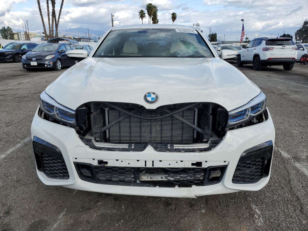 2020 BMW 750 XI - Фото 5