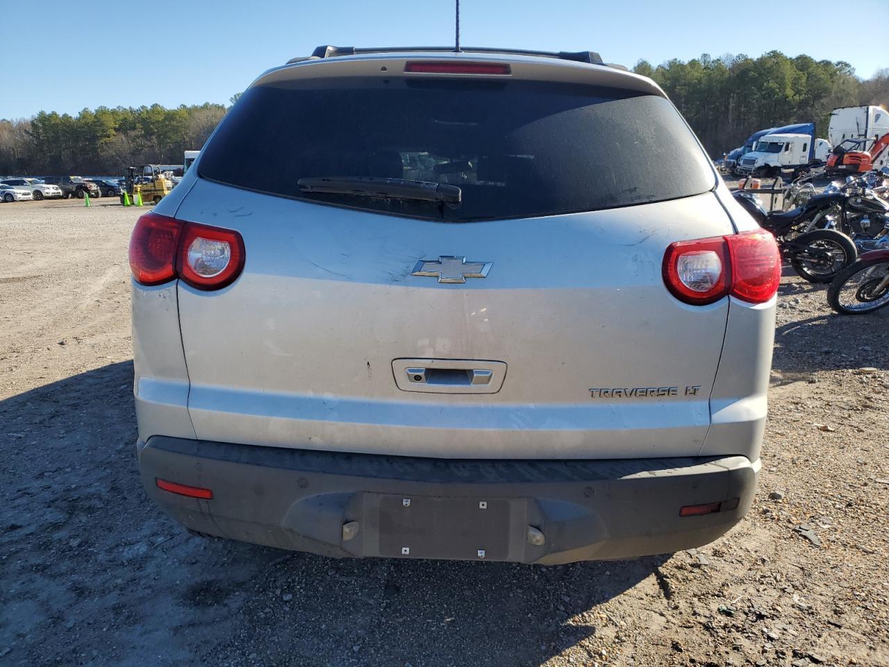 2012 CHEVROLET TRAVERSE L - Фото 6