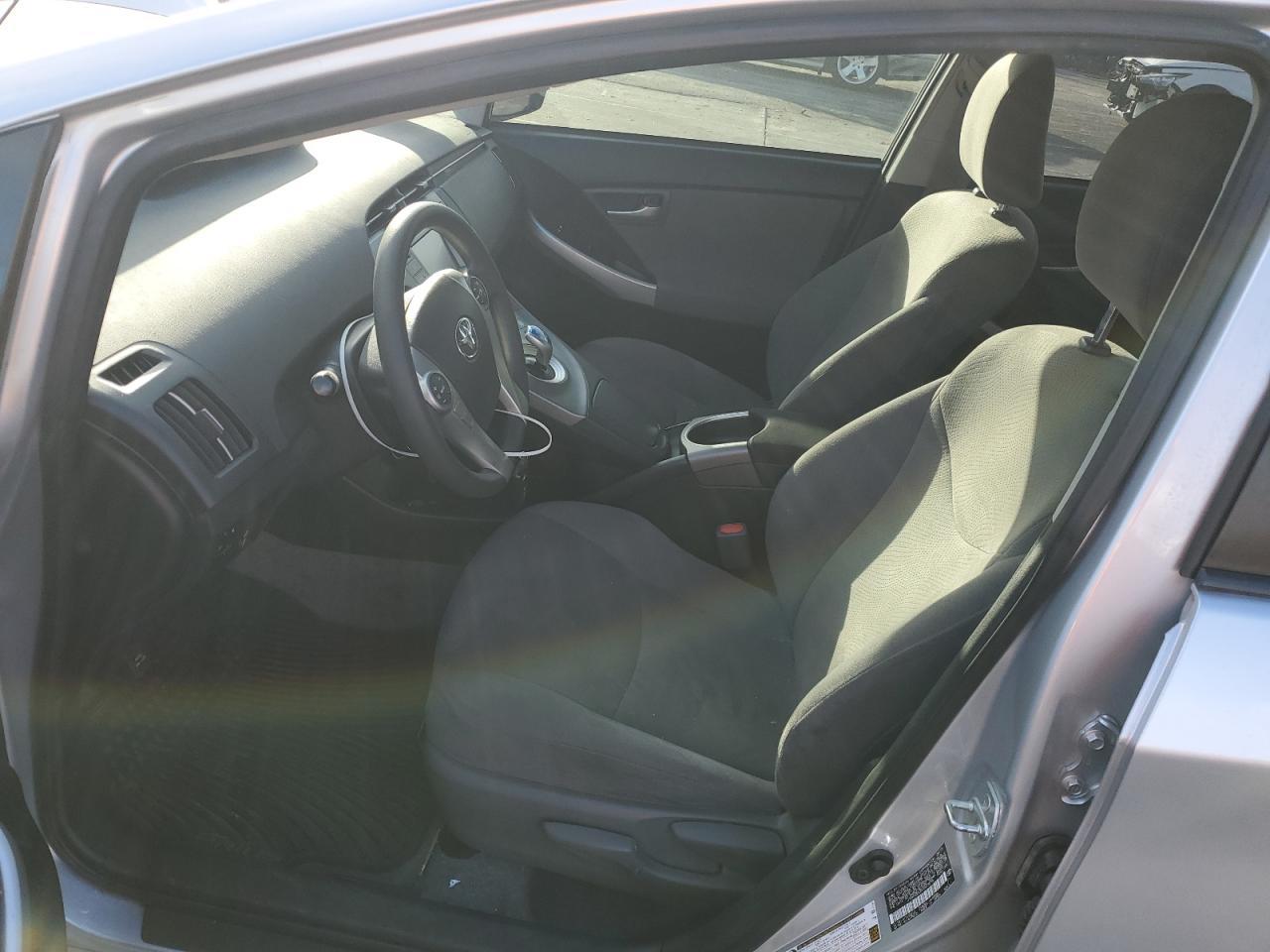 2015 TOYOTA PRIUS - Image 7