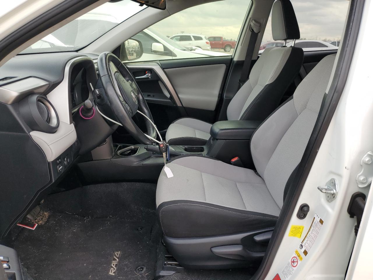 2017 TOYOTA RAV4 XLE - Image 7