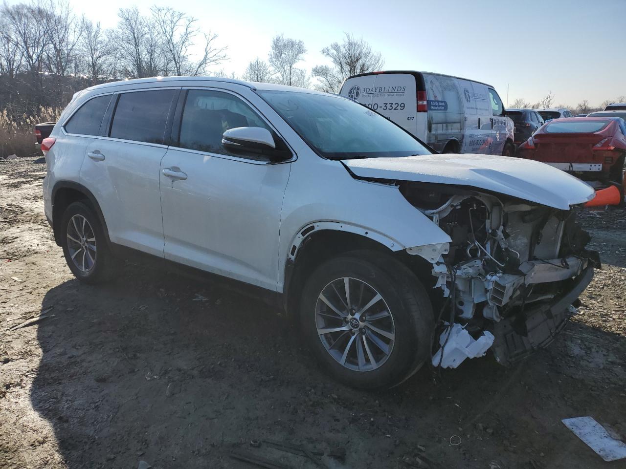 2019 TOYOTA HIGHLANDER - Image 4