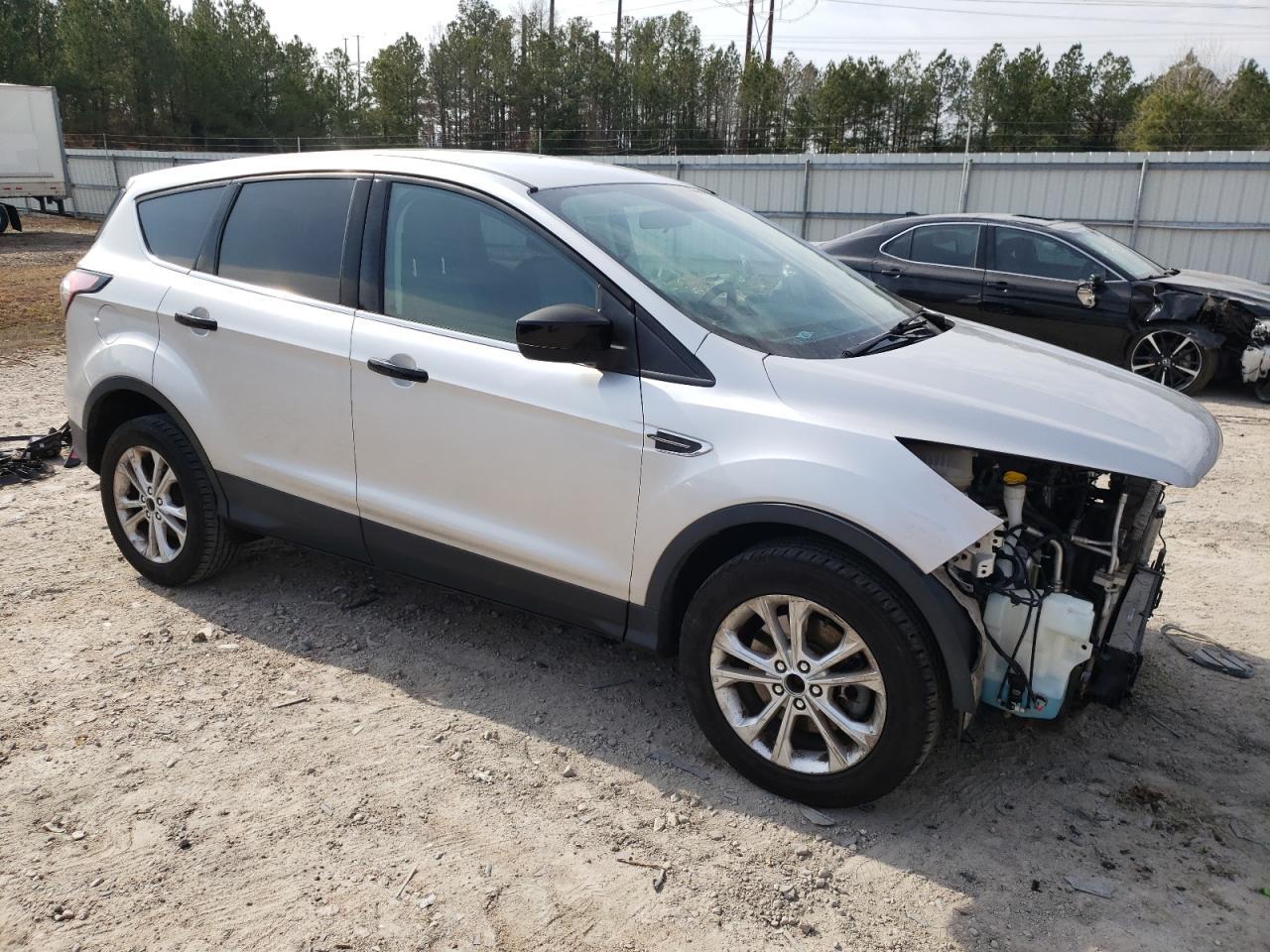 2017 FORD ESCAPE SE - Image 4