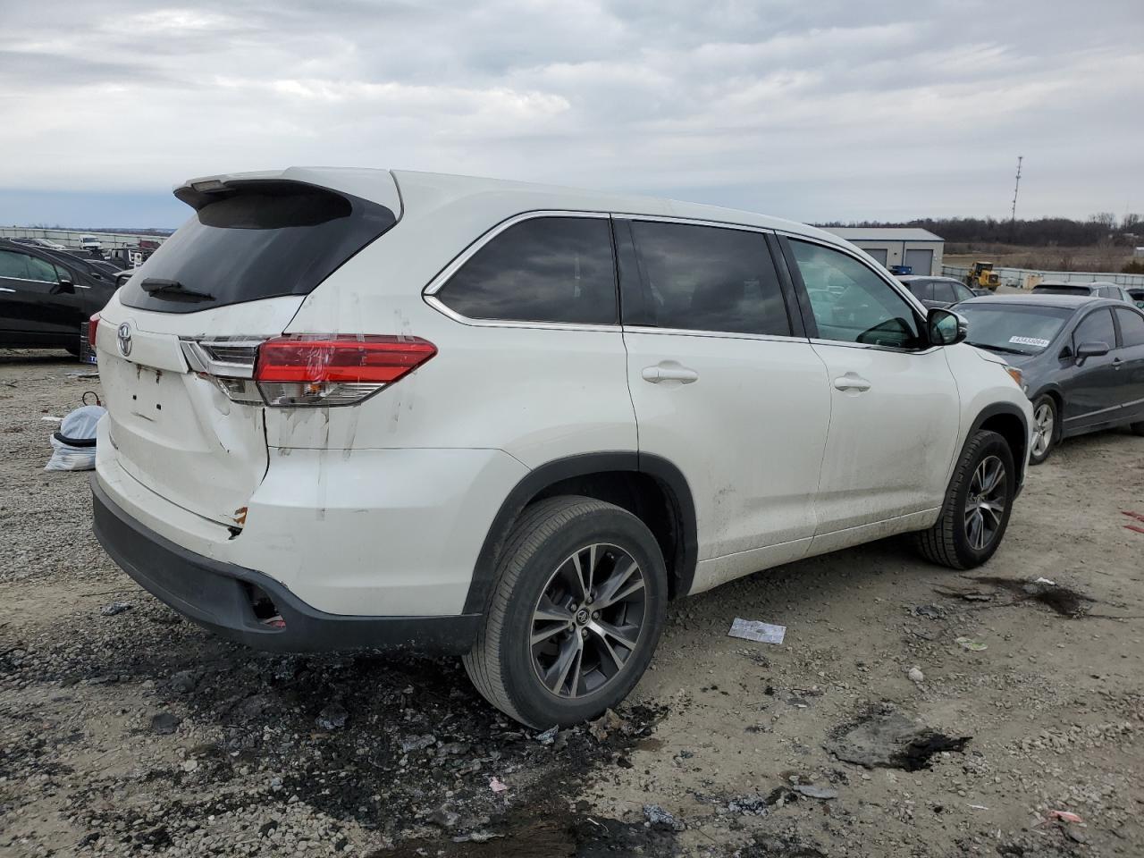 2018 TOYOTA HIGHLANDER - Фото 3
