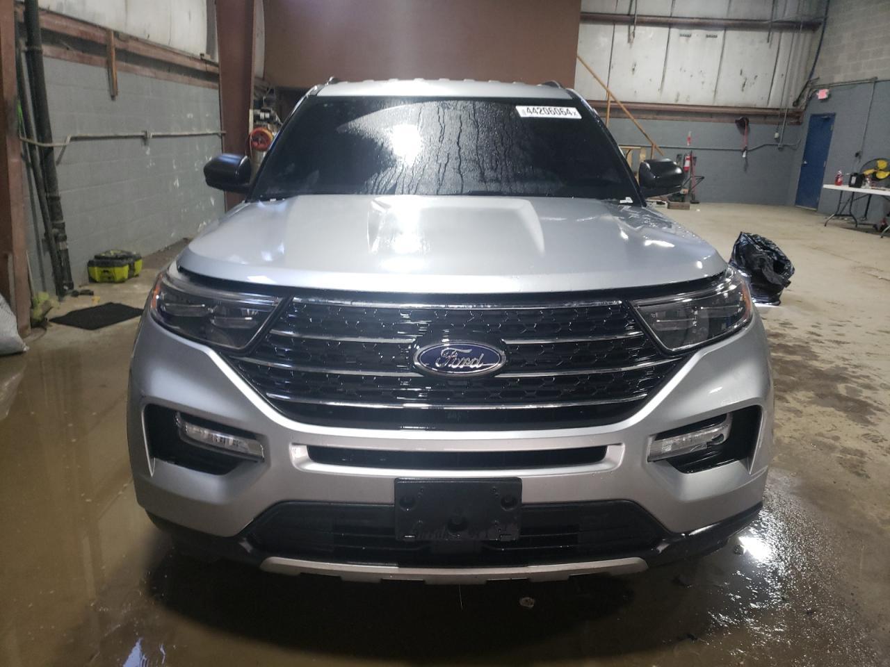 2023 FORD EXPLORER X - Фото 5