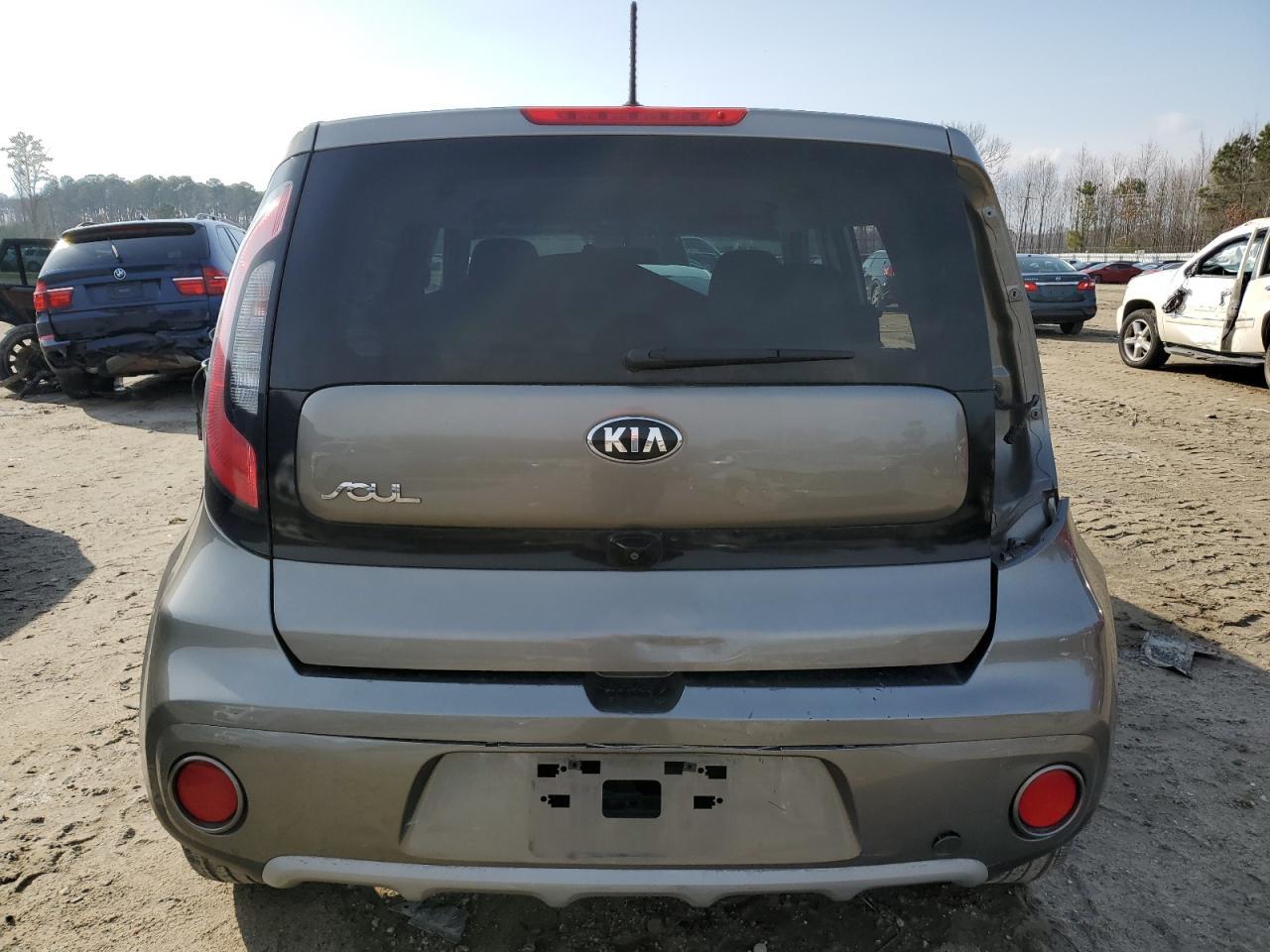 2019 KIA SOUL + - Image 6