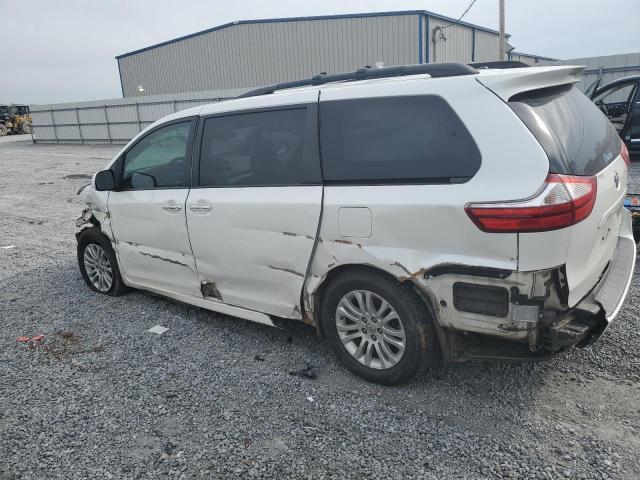 2015 Toyota Sienna Xle - Image 2