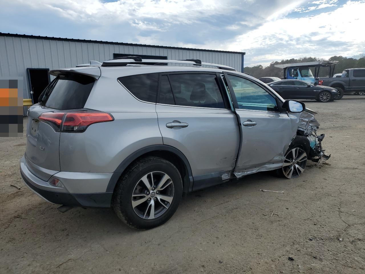 2016 TOYOTA RAV4 XLE - Фото 3