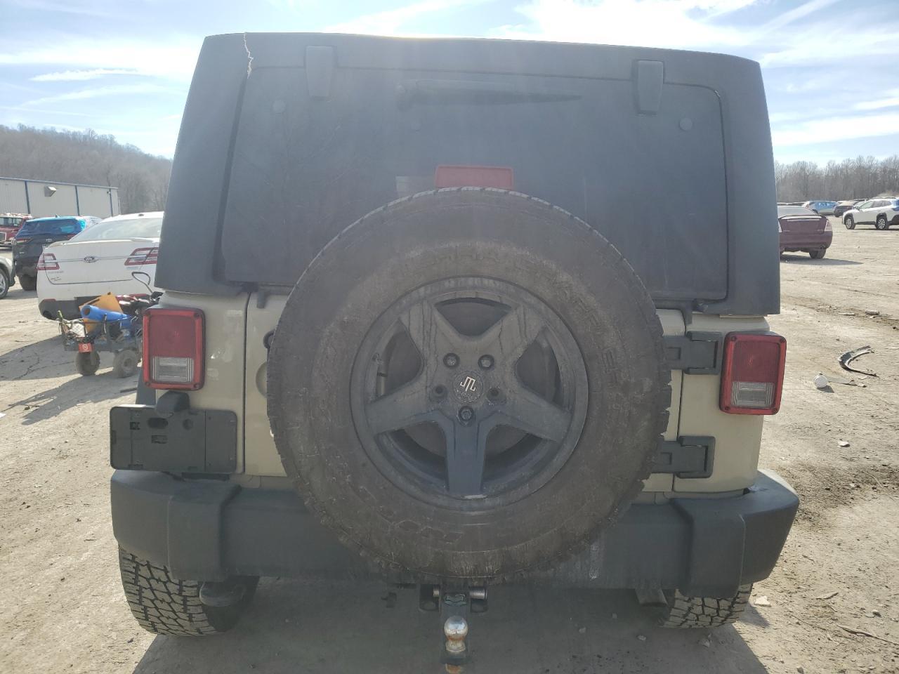 2017 JEEP WRANGLER U - Image 6