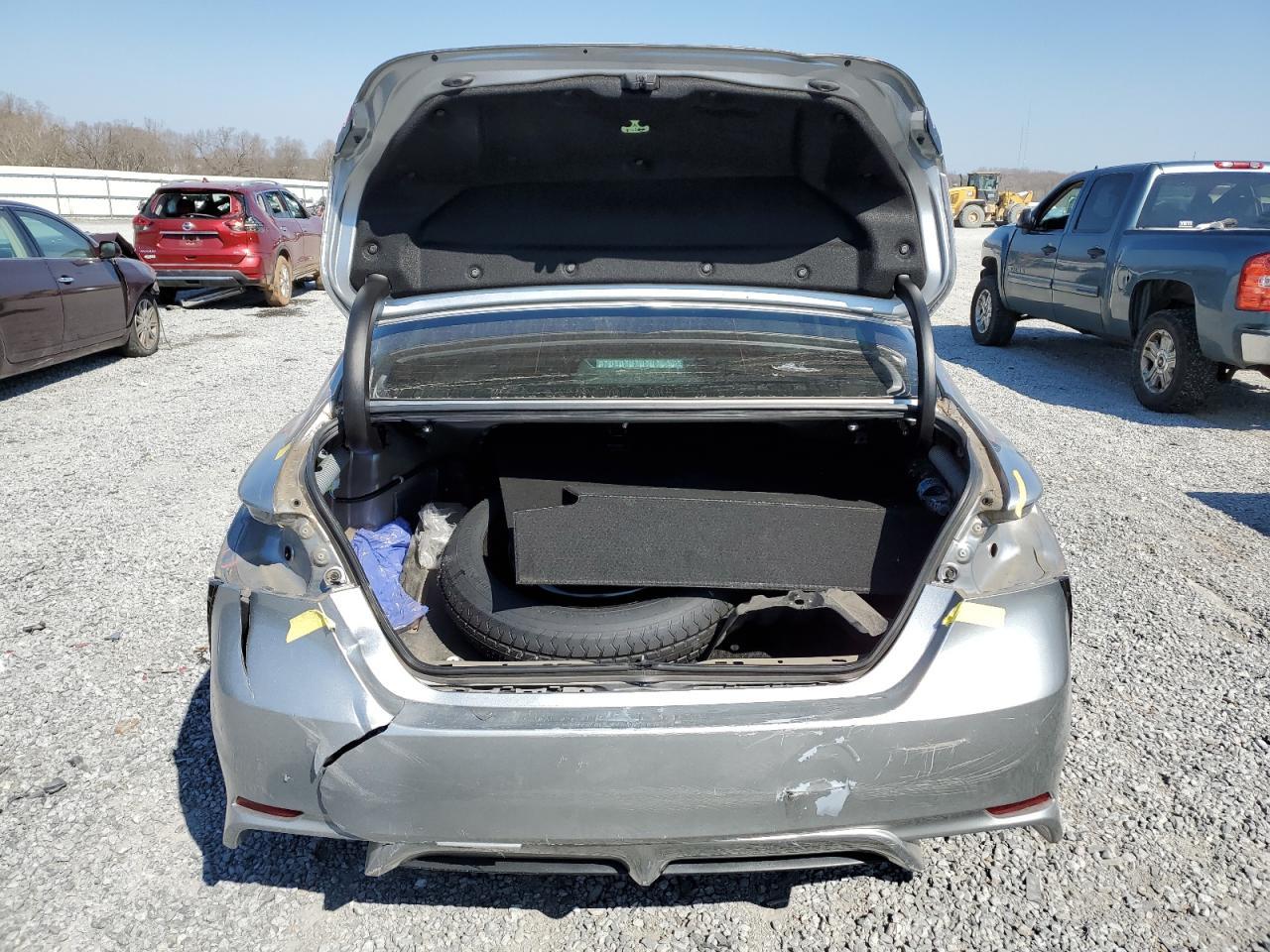2020 TOYOTA CAMRY SE - Image 6
