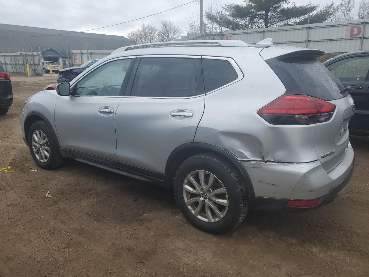 2017 NISSAN ROGUE S - Фото 2