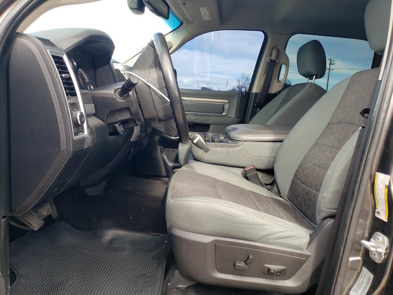 2017 RAM 1500 SLT - Image 7