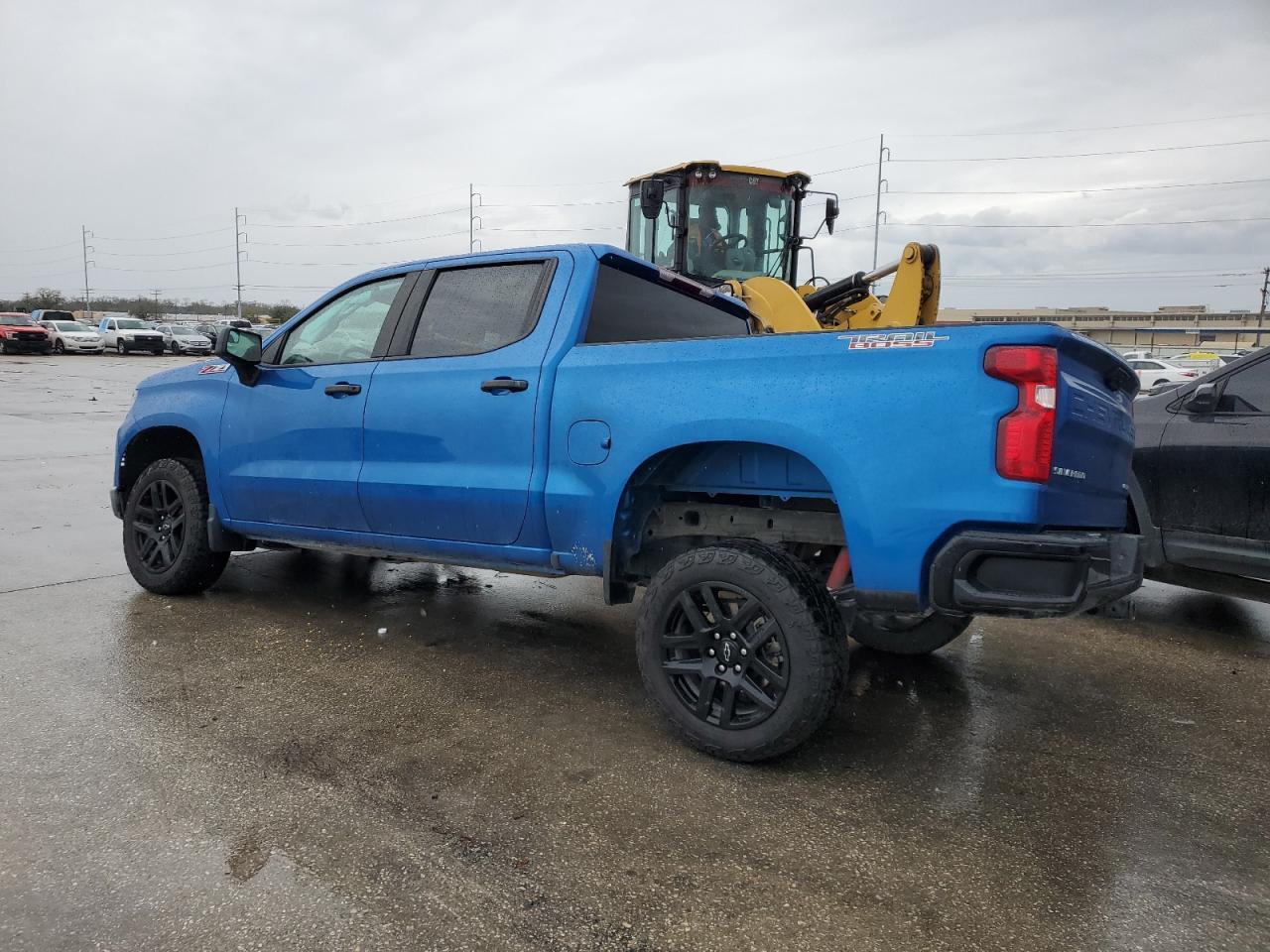 2023 CHEVROLET SILVERADO - Image 2