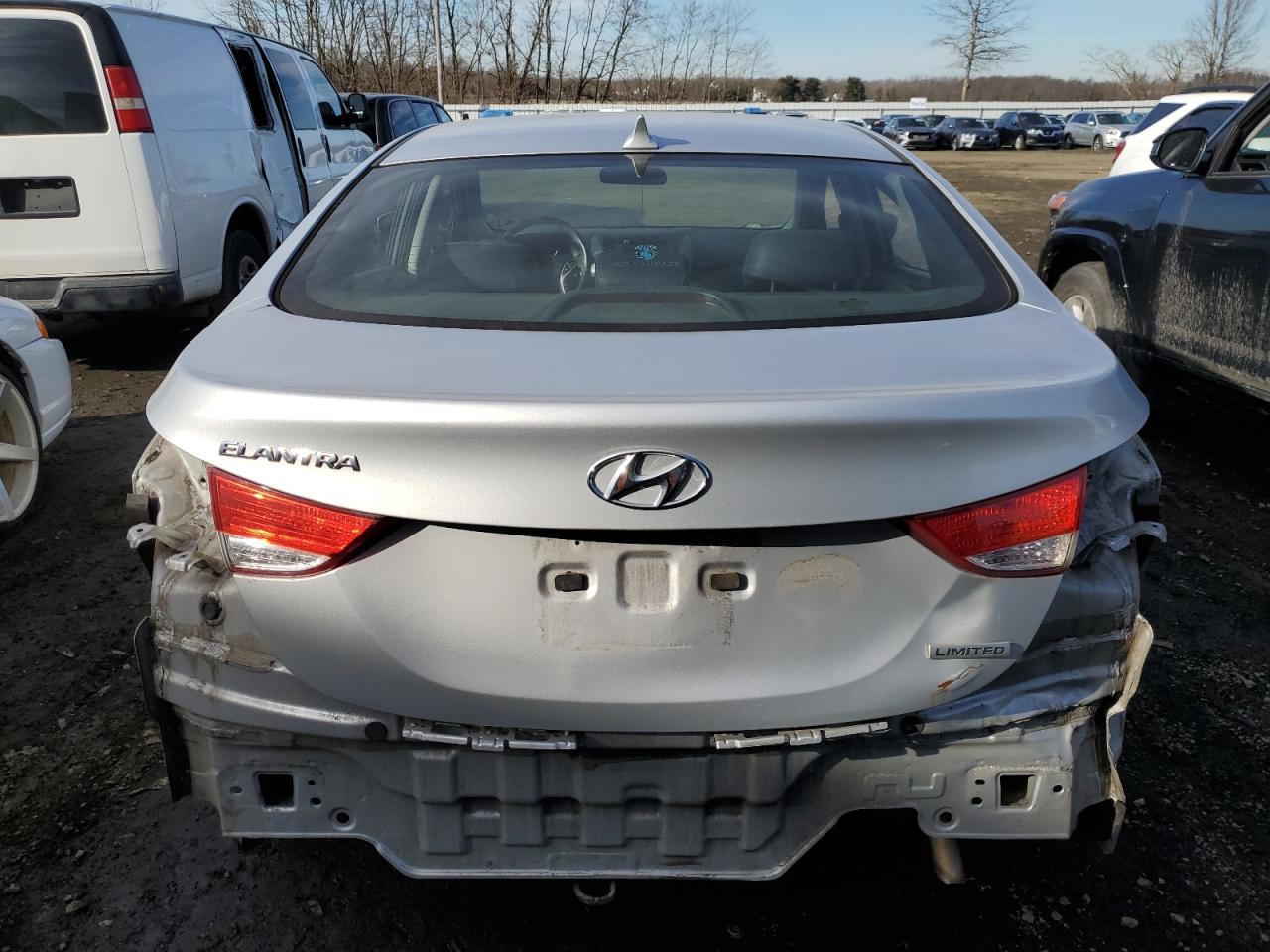 2013 HYUNDAI ELANTRA GL - Image 6