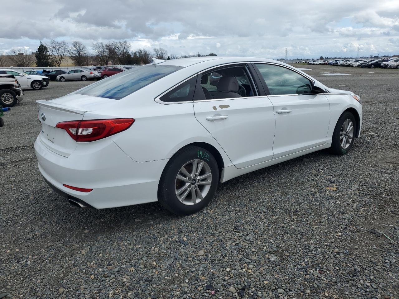 2017 HYUNDAI SONATA SE - Image 3