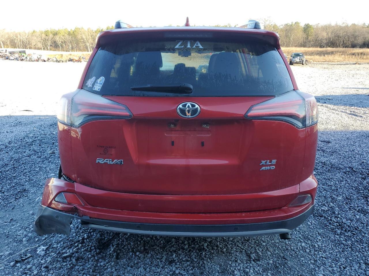 2017 TOYOTA RAV4 XLE - Image 6