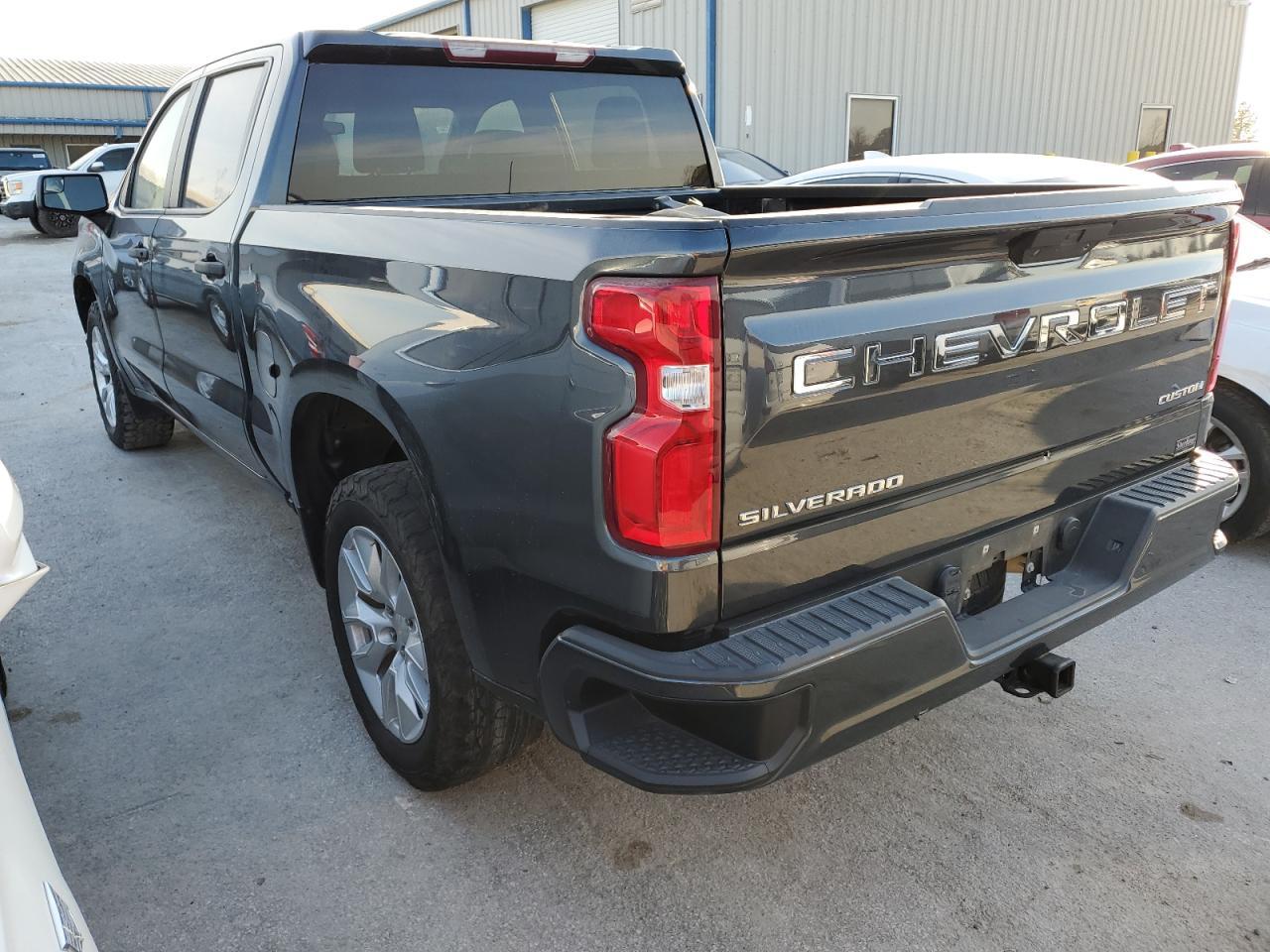 2021 CHEVROLET SILVERADO - Фото 2
