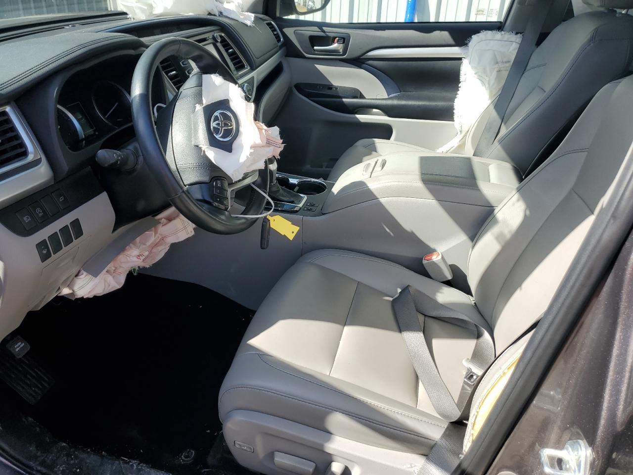 2019 TOYOTA HIGHLANDER - Image 7