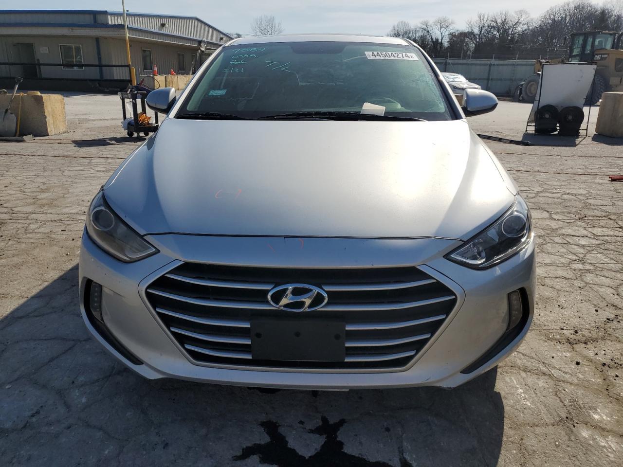 2018 HYUNDAI ELANTRA SE - Image 5