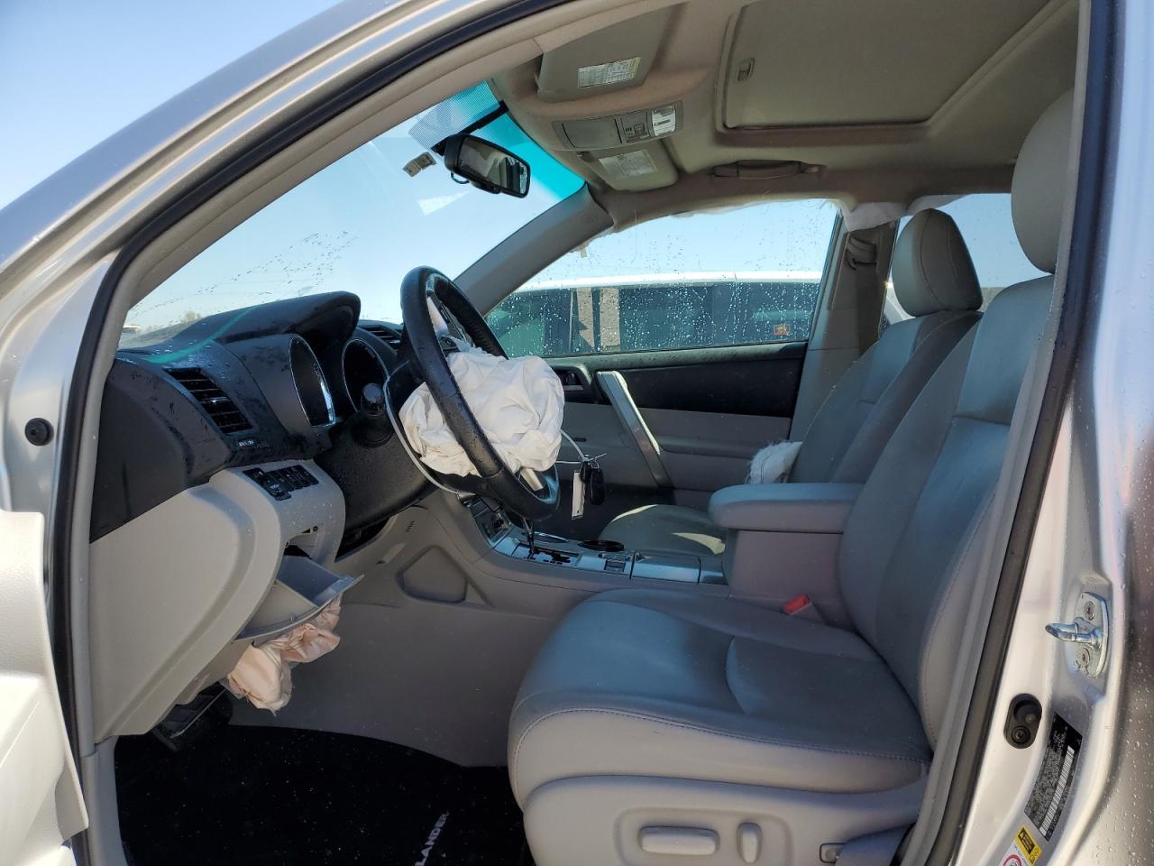 2012 TOYOTA HIGHLANDER - Image 7