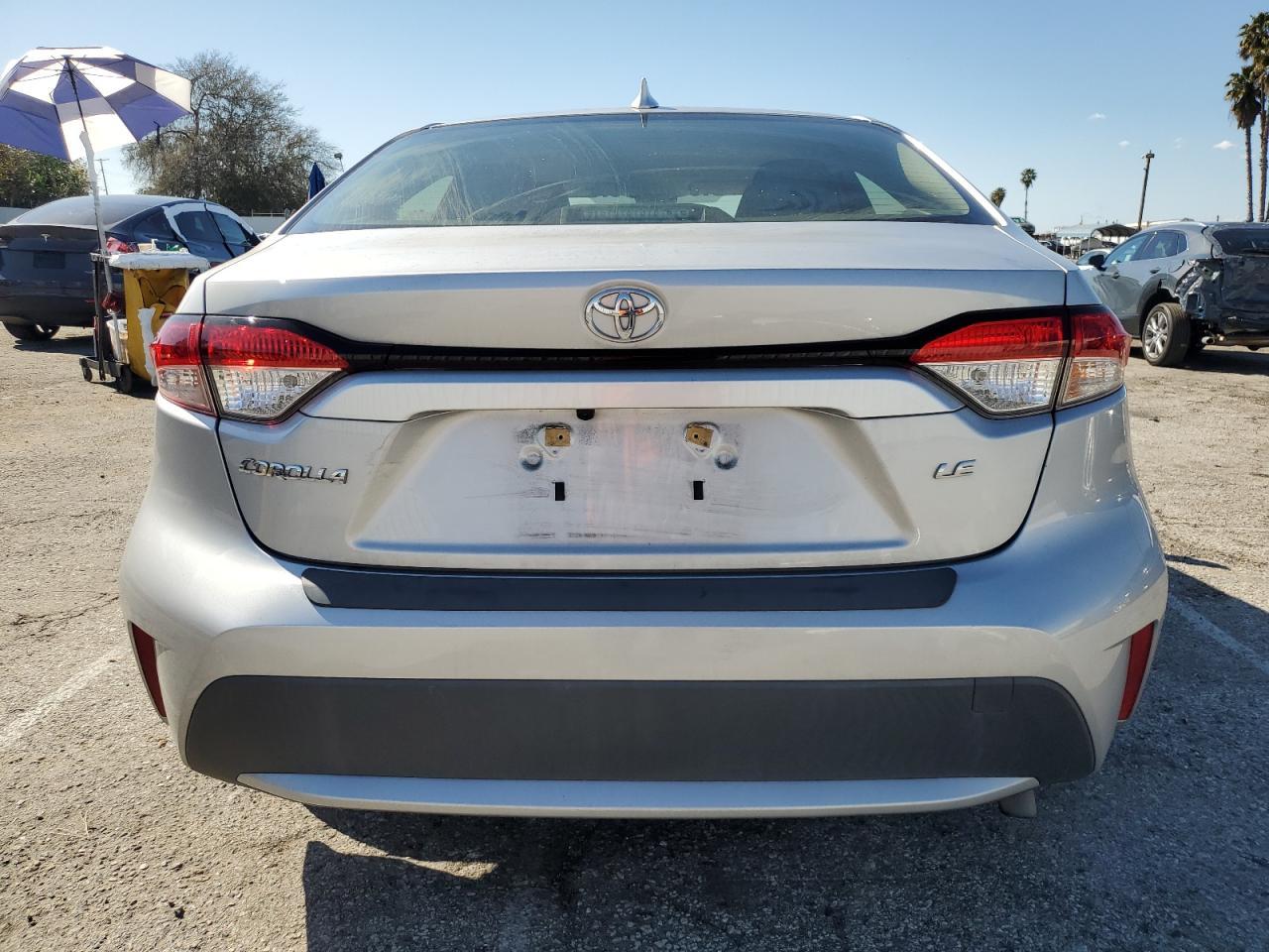 2020 TOYOTA COROLLA LE - Фото 6