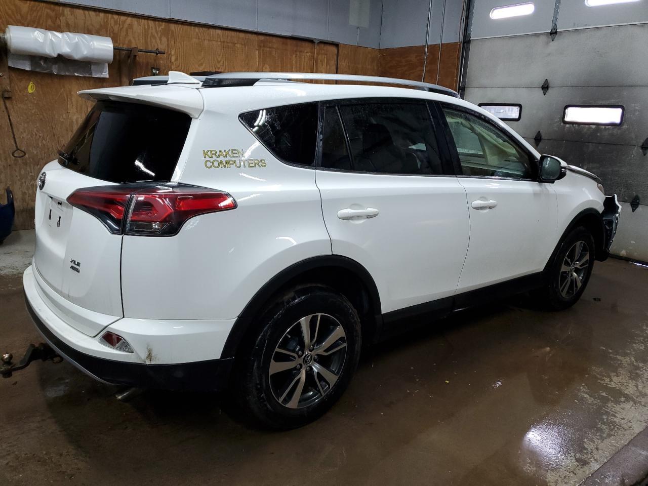 2017 TOYOTA RAV4 XLE - Фото 3