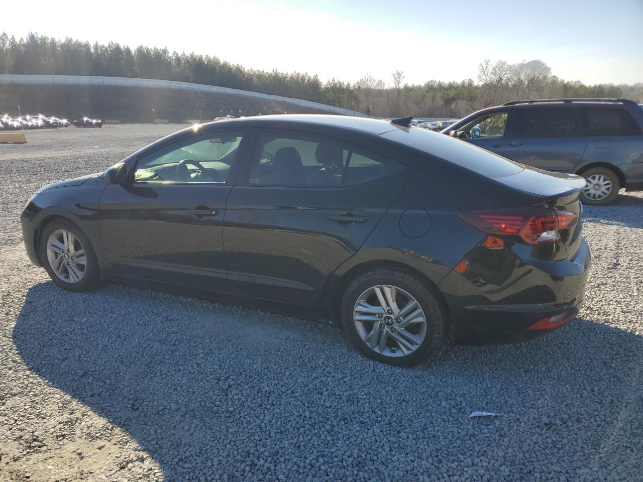 2019 HYUNDAI ELANTRA SE - Фото 2