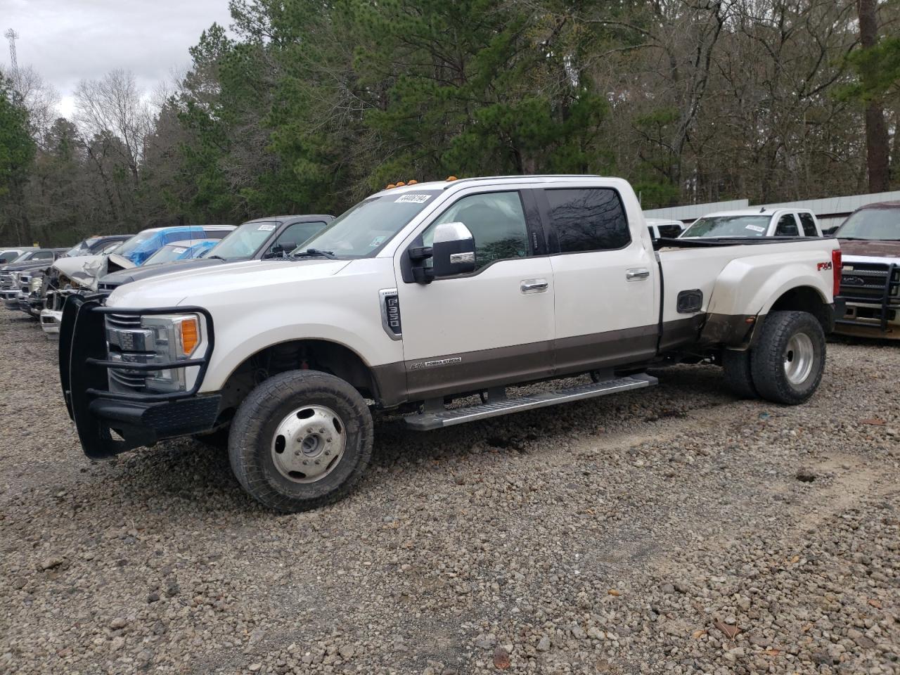 2017 FORD F350 SUPER