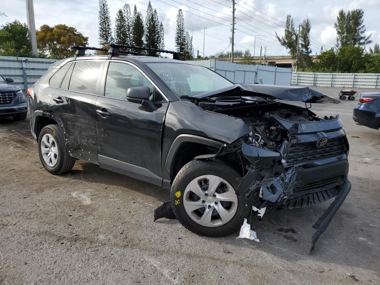 2023 TOYOTA RAV4 LE - Фото 4