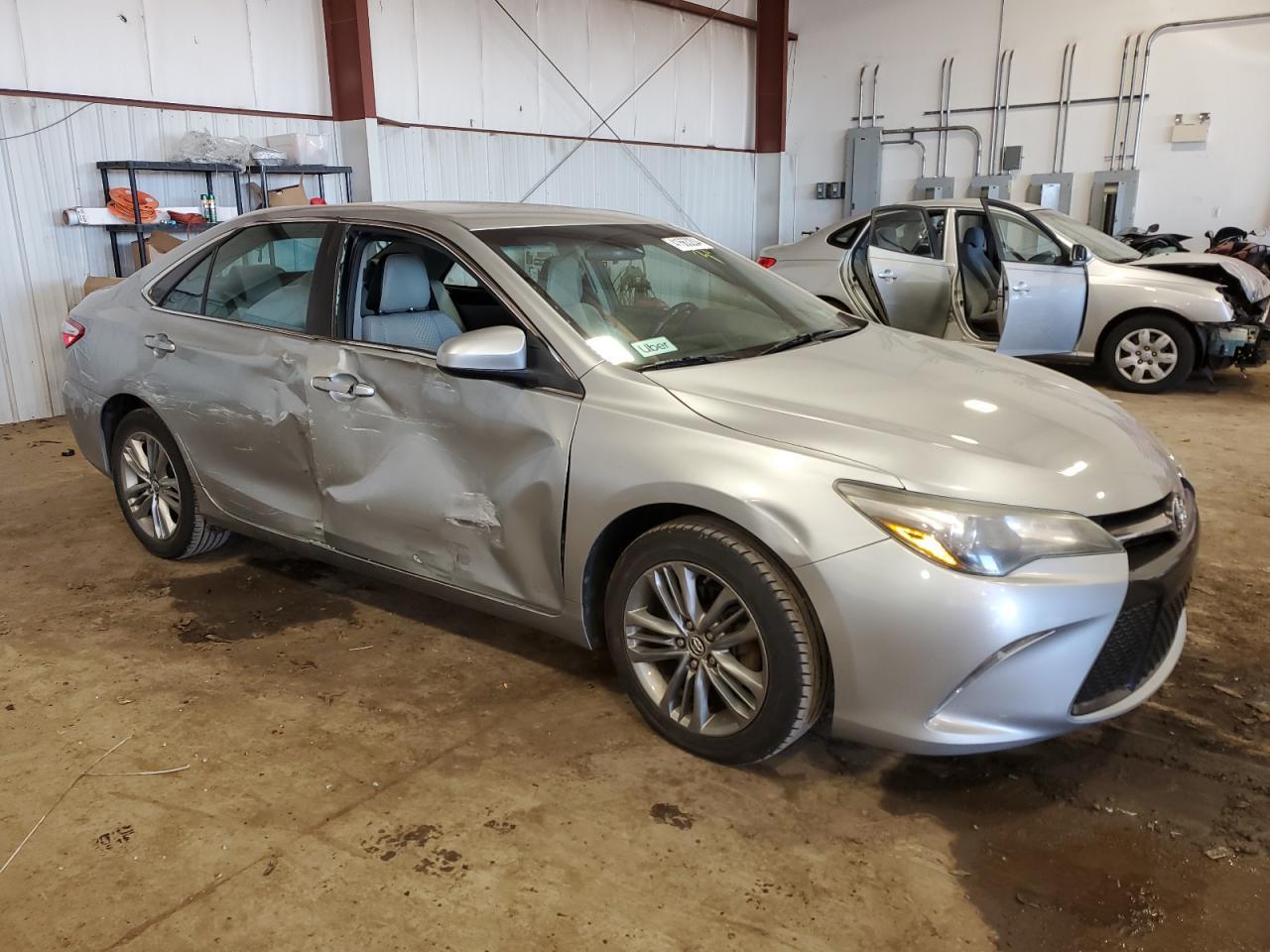 2015 TOYOTA CAMRY LE - Image 4
