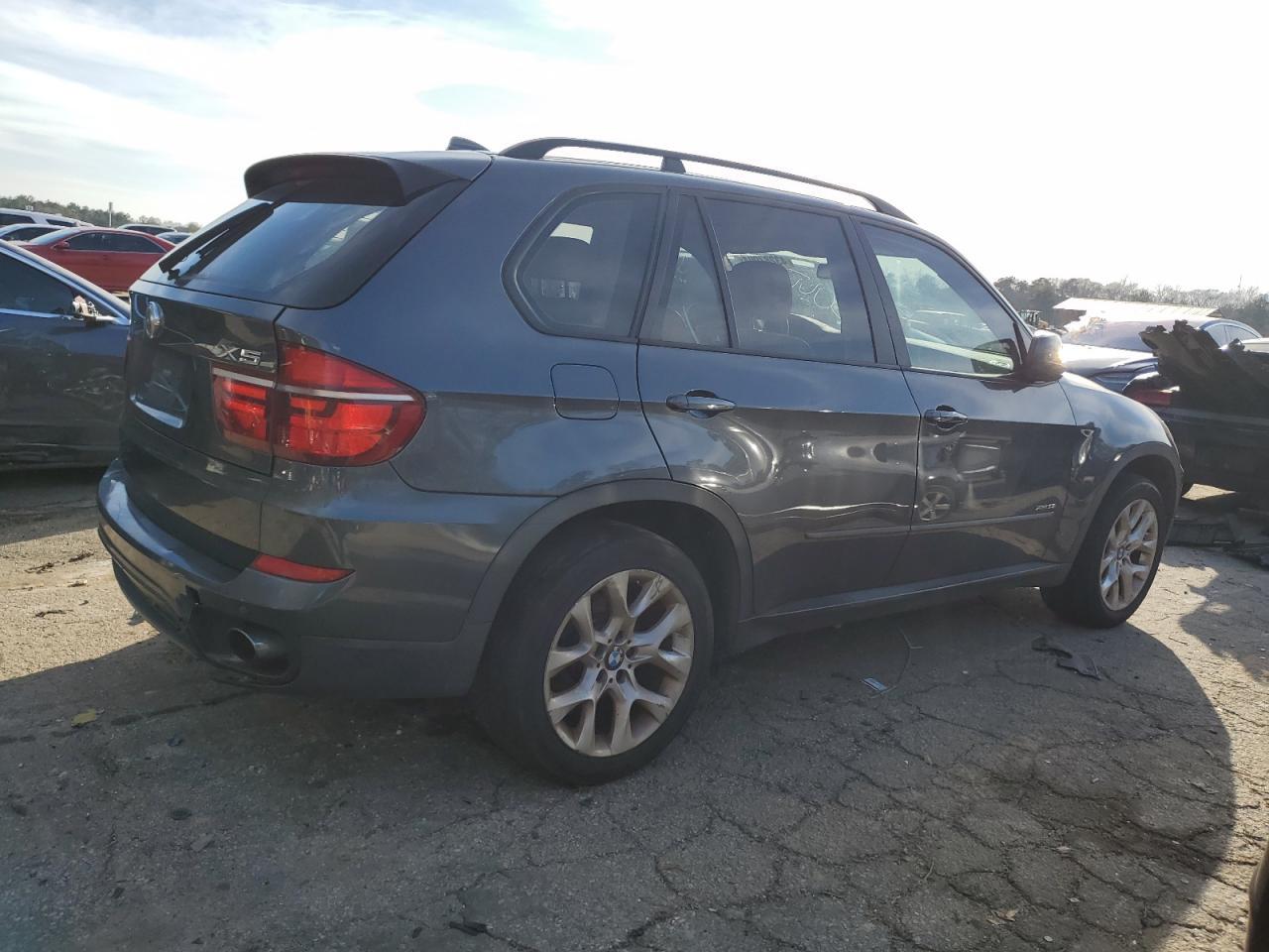 2013 BMW X5 XDRIVE3 - Image 3