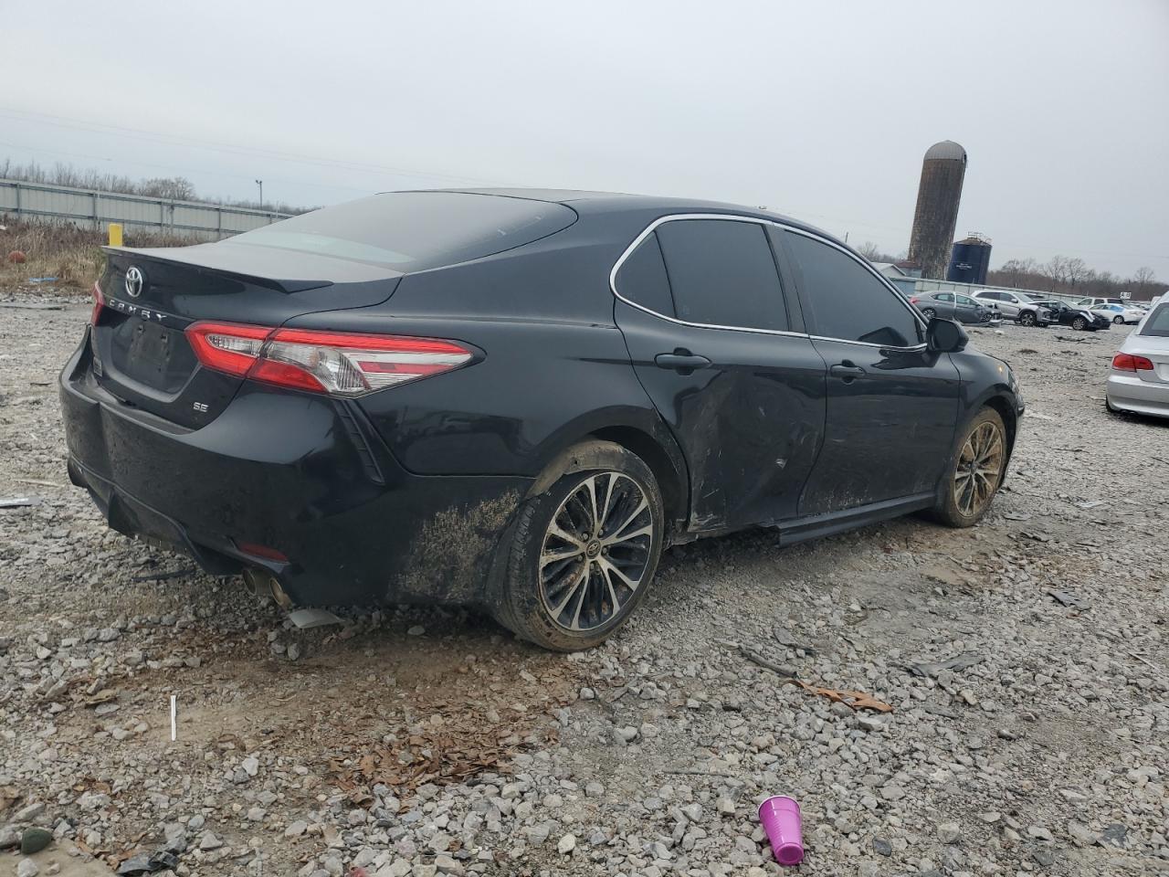 2018 TOYOTA CAMRY L - Фото 3