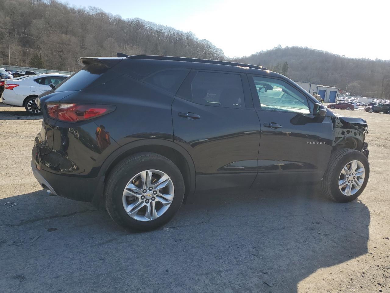 2022 CHEVROLET BLAZER 2LT - Image 3