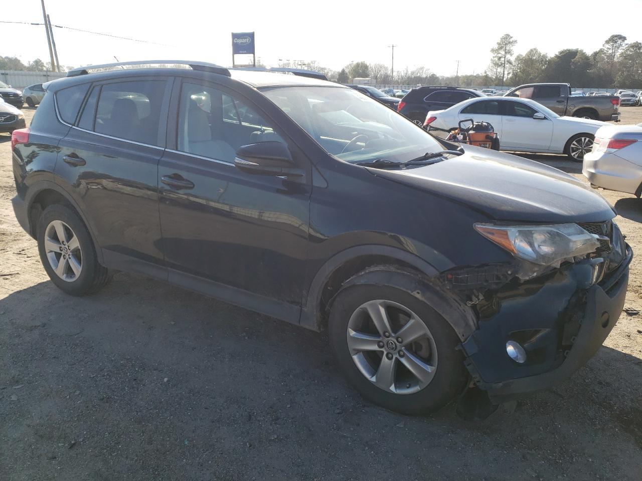 2015 TOYOTA RAV4 XLE - Image 4