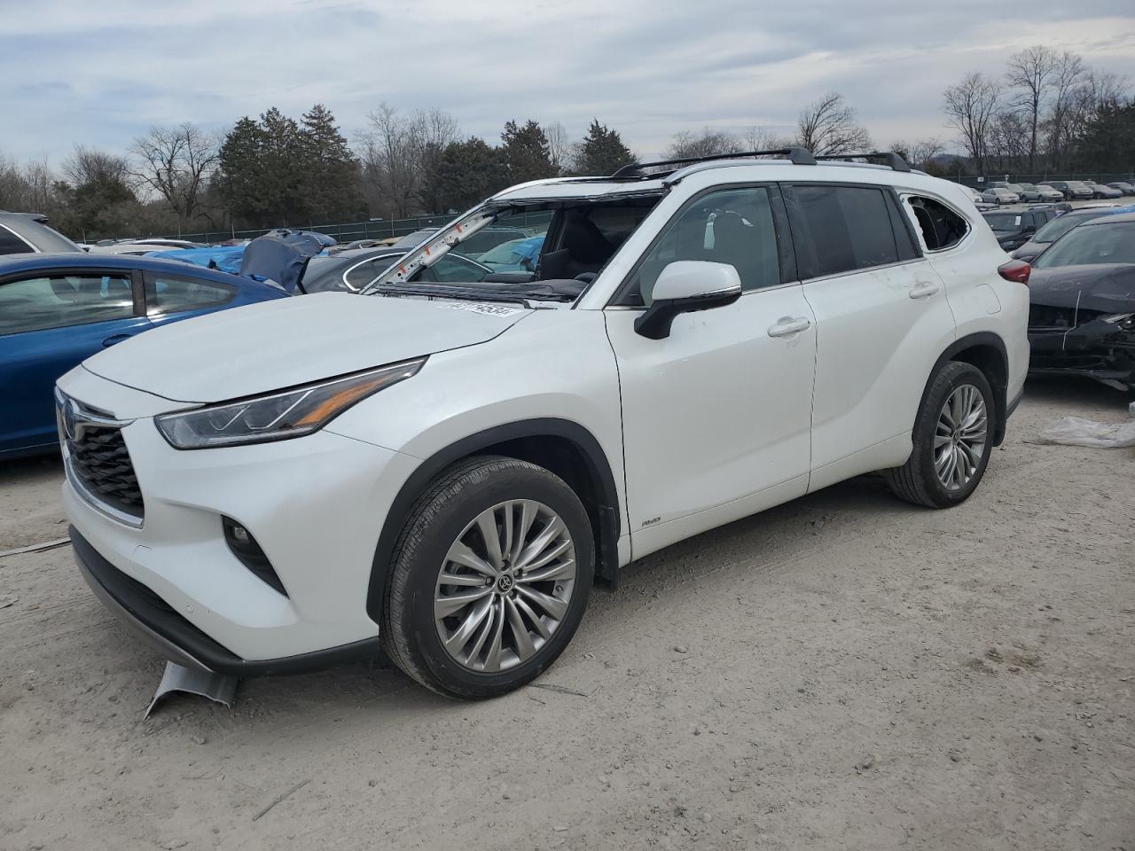 2022 TOYOTA HIGHLANDER car image