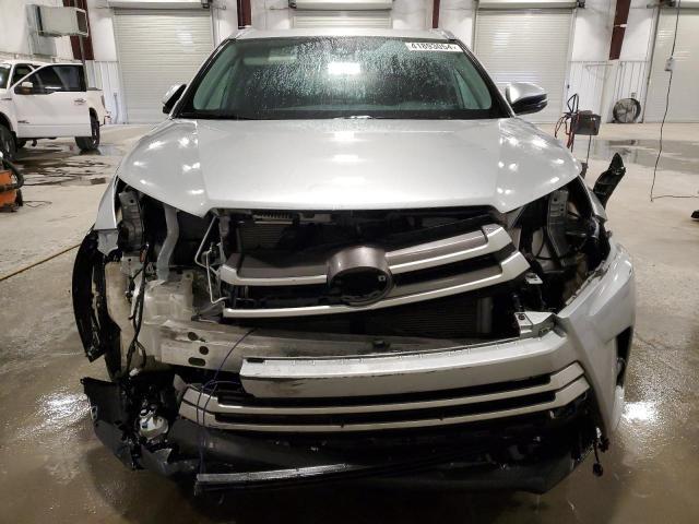 2019 Toyota Highlander Se - Фото 5