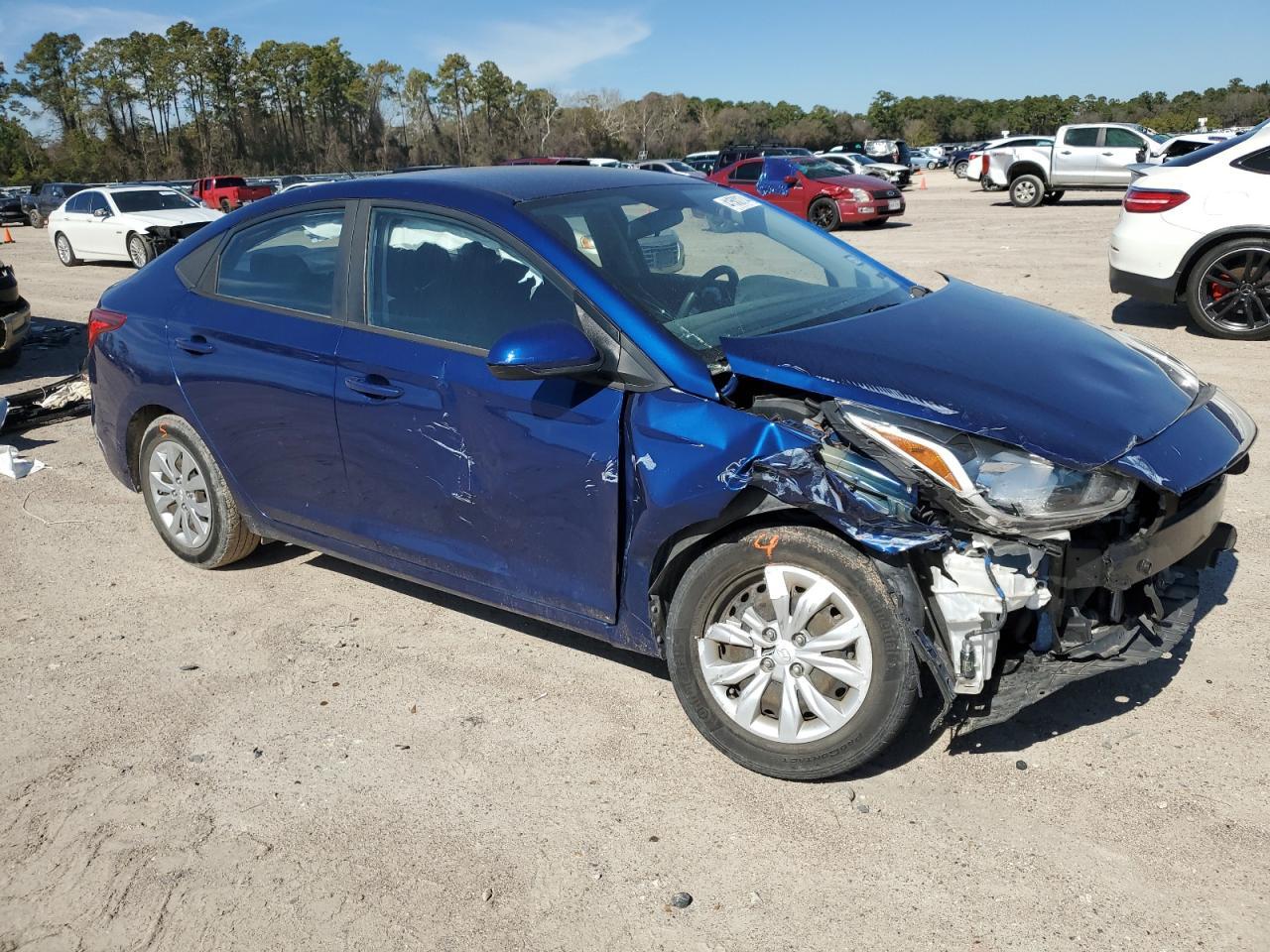 2019 HYUNDAI ACCENT SE - Image 4