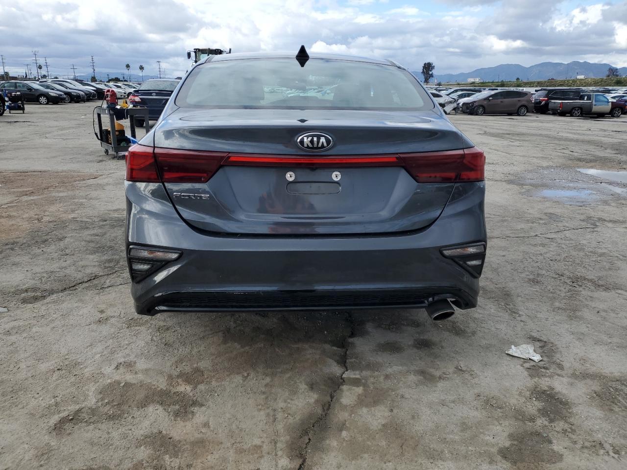 2020 KIA FORTE FE - Image 6