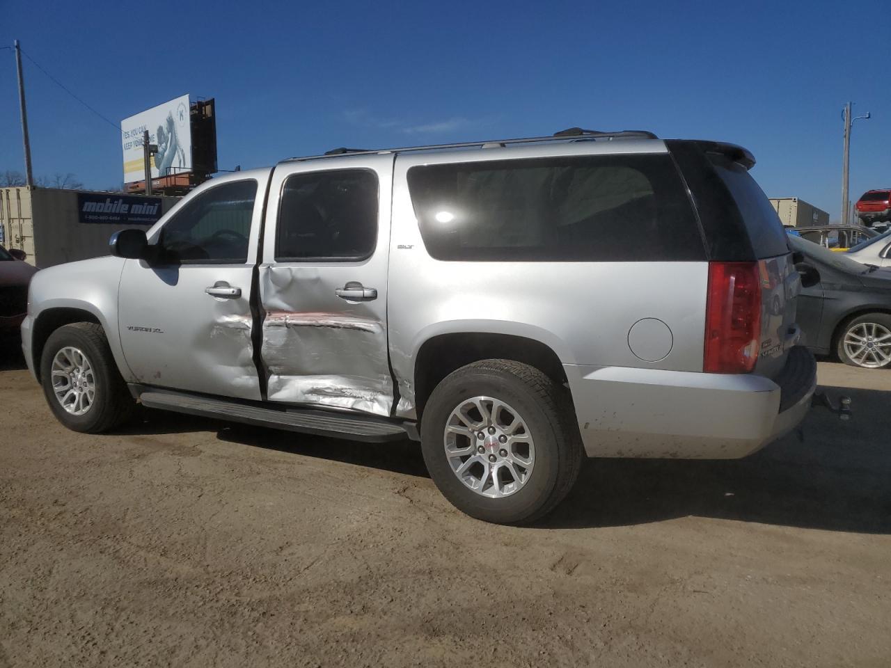 2012 GMC YUKON XL C - Image 2
