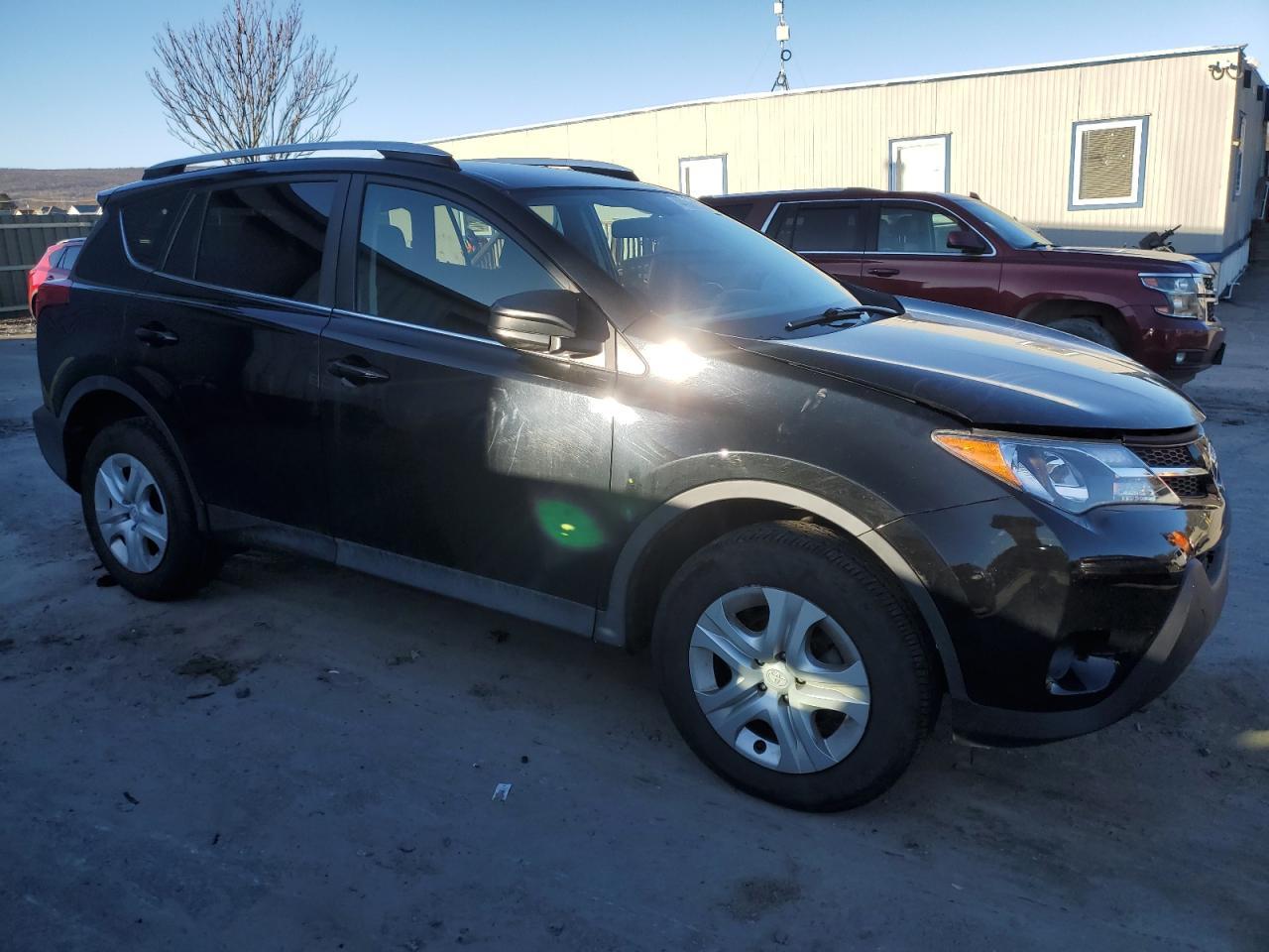 2015 TOYOTA RAV4 LE - Image 4