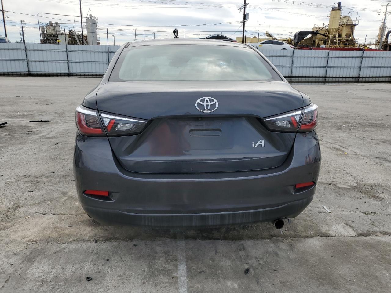 2017 TOYOTA YARIS IA - Фото 6