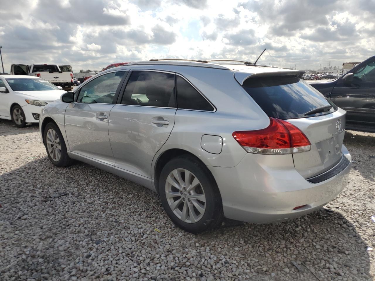 2011 TOYOTA VENZA - Image 2