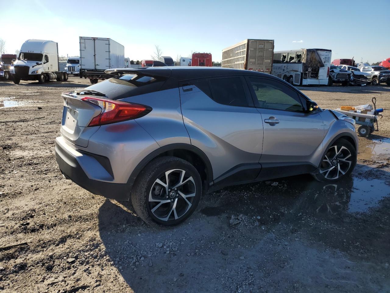 2019 TOYOTA C-HR XLE - Фото 3
