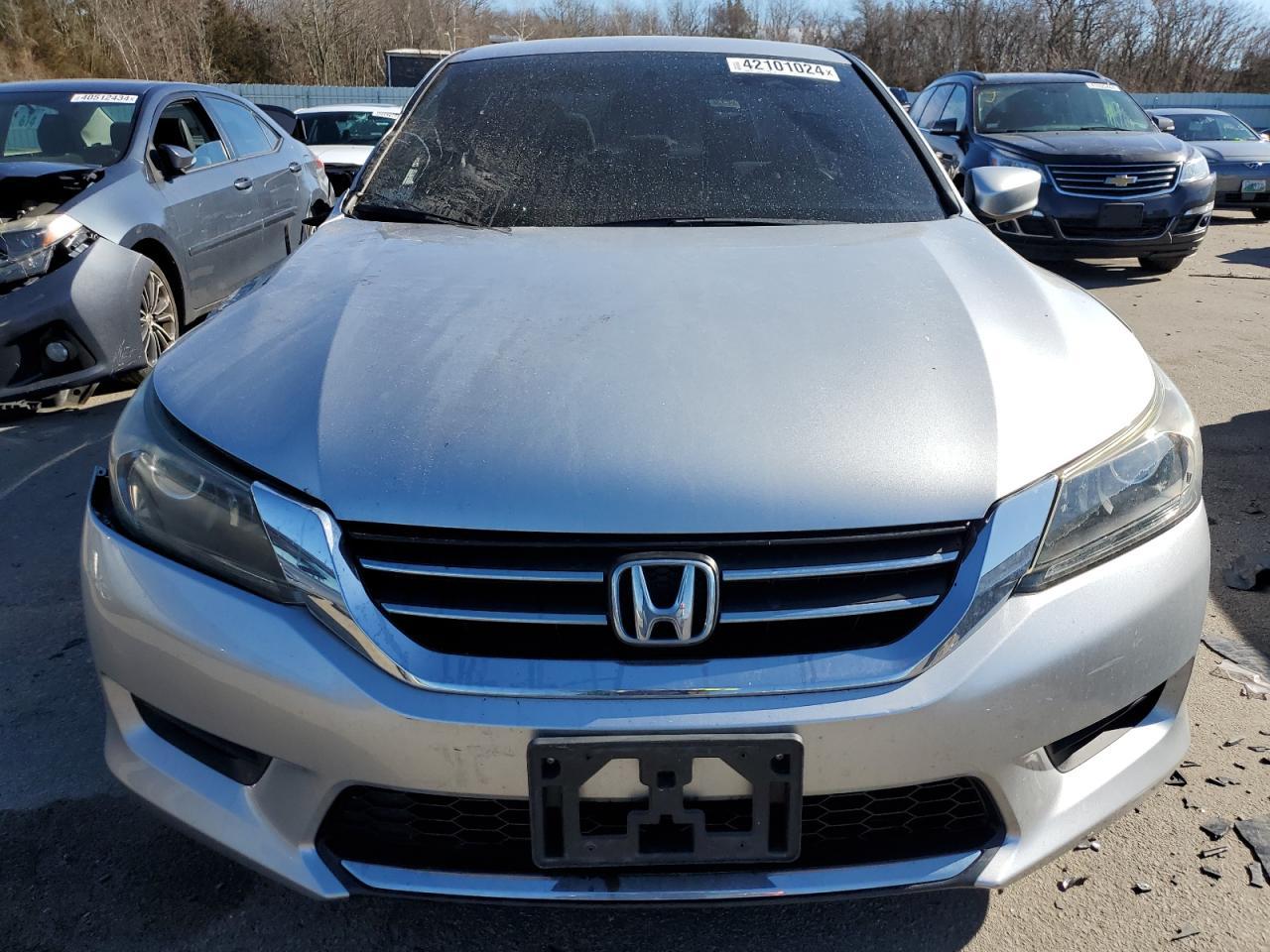 2014 HONDA ACCORD LX - Image 5