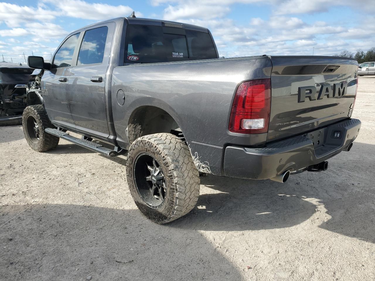 2017 RAM 1500 SPORT - Фото 2