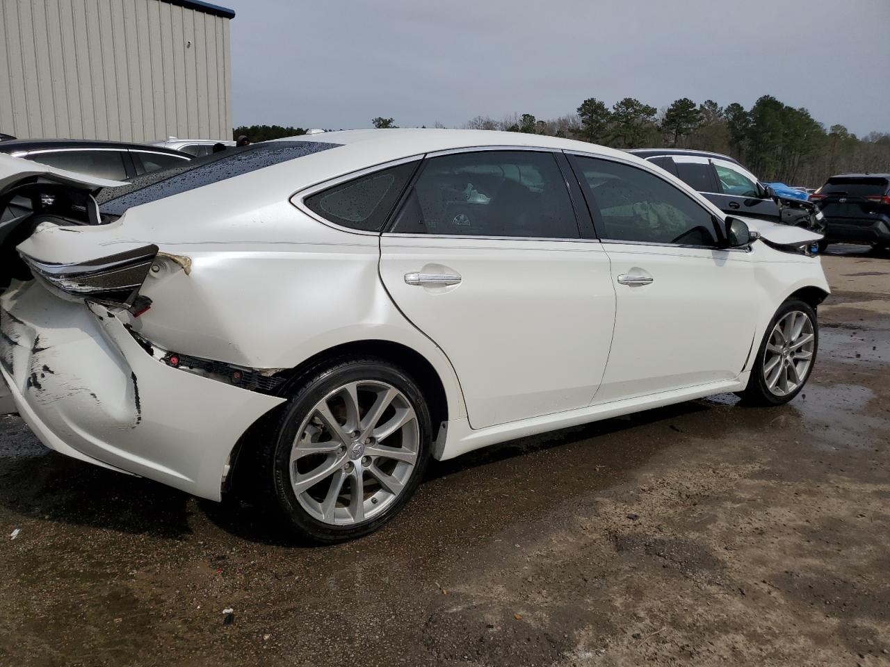 2015 TOYOTA AVALON XLE - Image 3