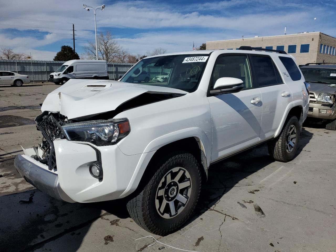 2020 TOYOTA 4RUNNER SR
